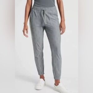 Athleta Farallon Printed Jogger in Spliced Magic Metropolis Grey ~ Size 4